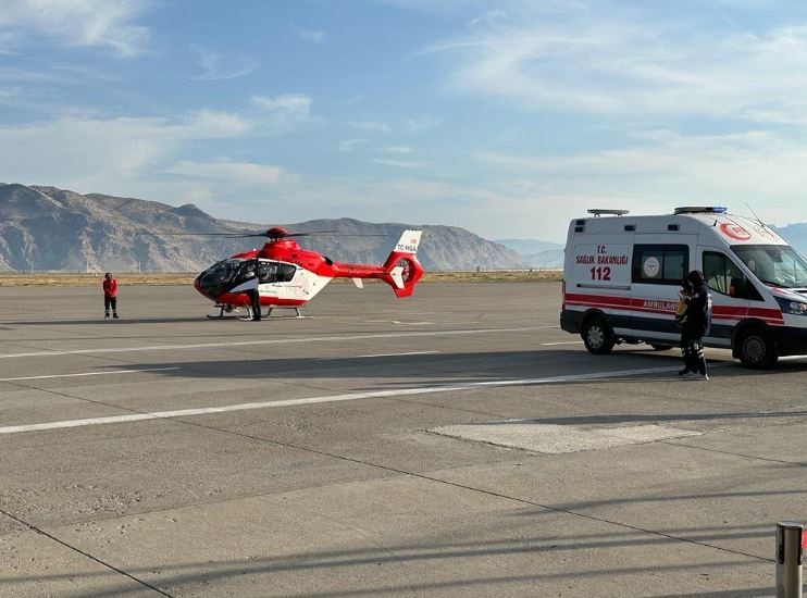 Şırnak’taki hasta ambulans helikopterle Şanlıurfa’ya sevk edildi