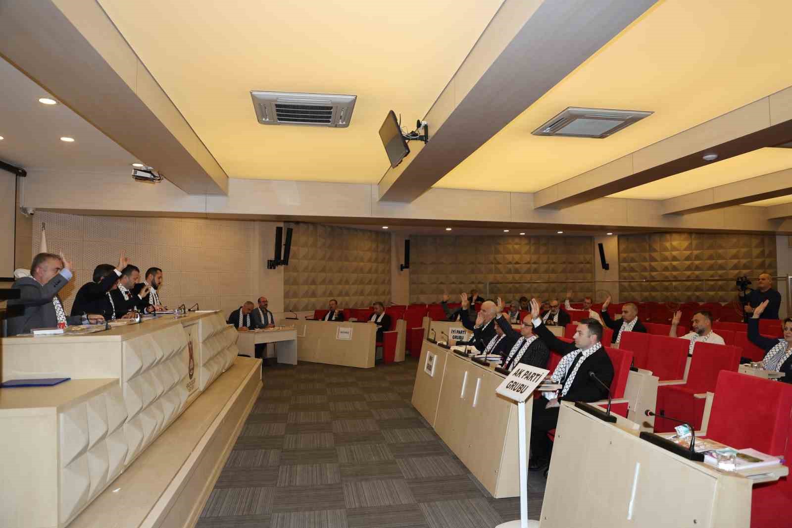 Şehzadeler Belediye Meclisi İsrail’in soykırımını lanetledi