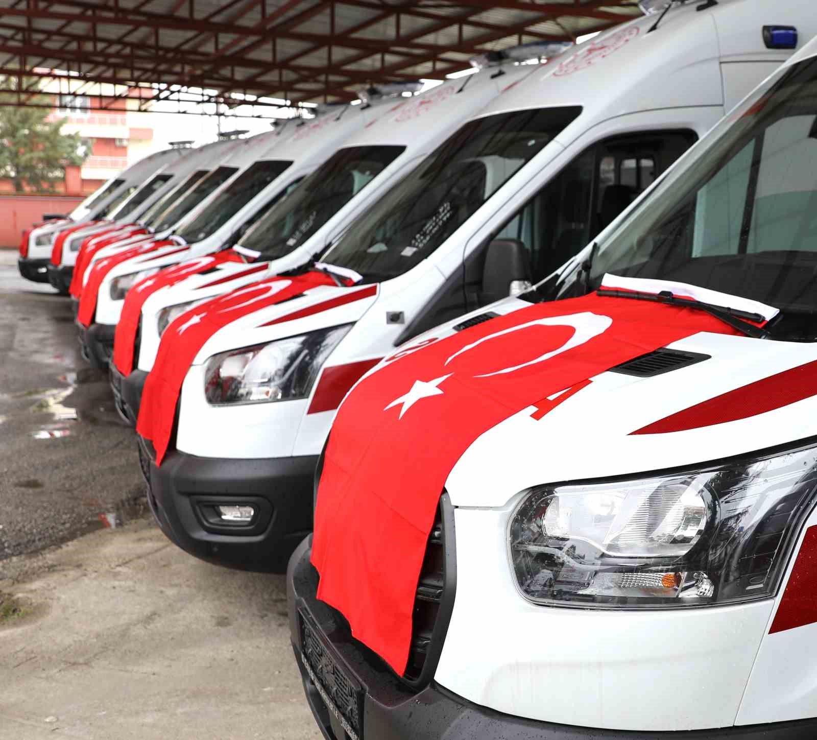5 yılda 600 bin vakaya ulaşan ambulans ekipleri her ay Türkiye’yi 34 kere turlayacak kadar yol yapıyor