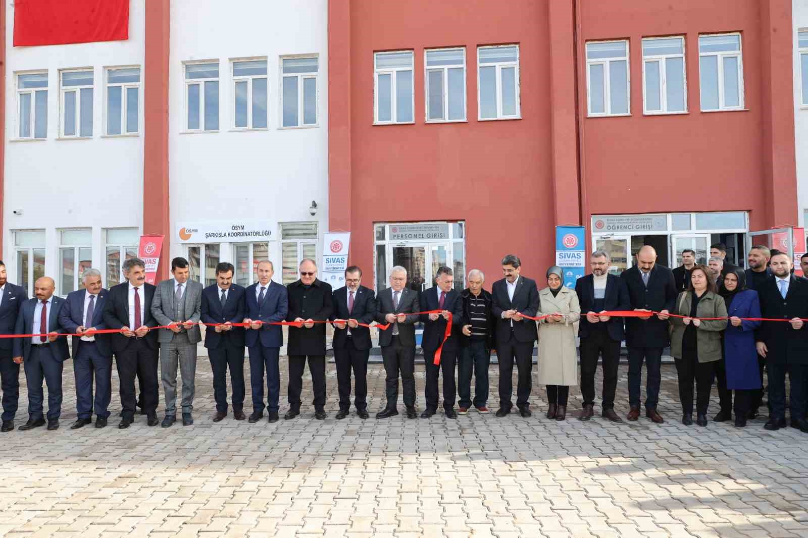 Şarkışla Uygulamalı Bilimler Yüksekokulu binası açıldı