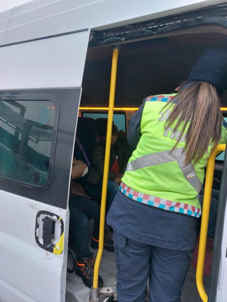 Ağrı&rsquo;da servis ara&ccedil;larına sıkı denetim
