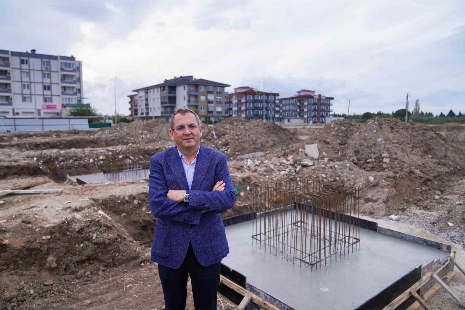 Başkan Ergin’den Altınova’ya modern kapalı pazar yeri