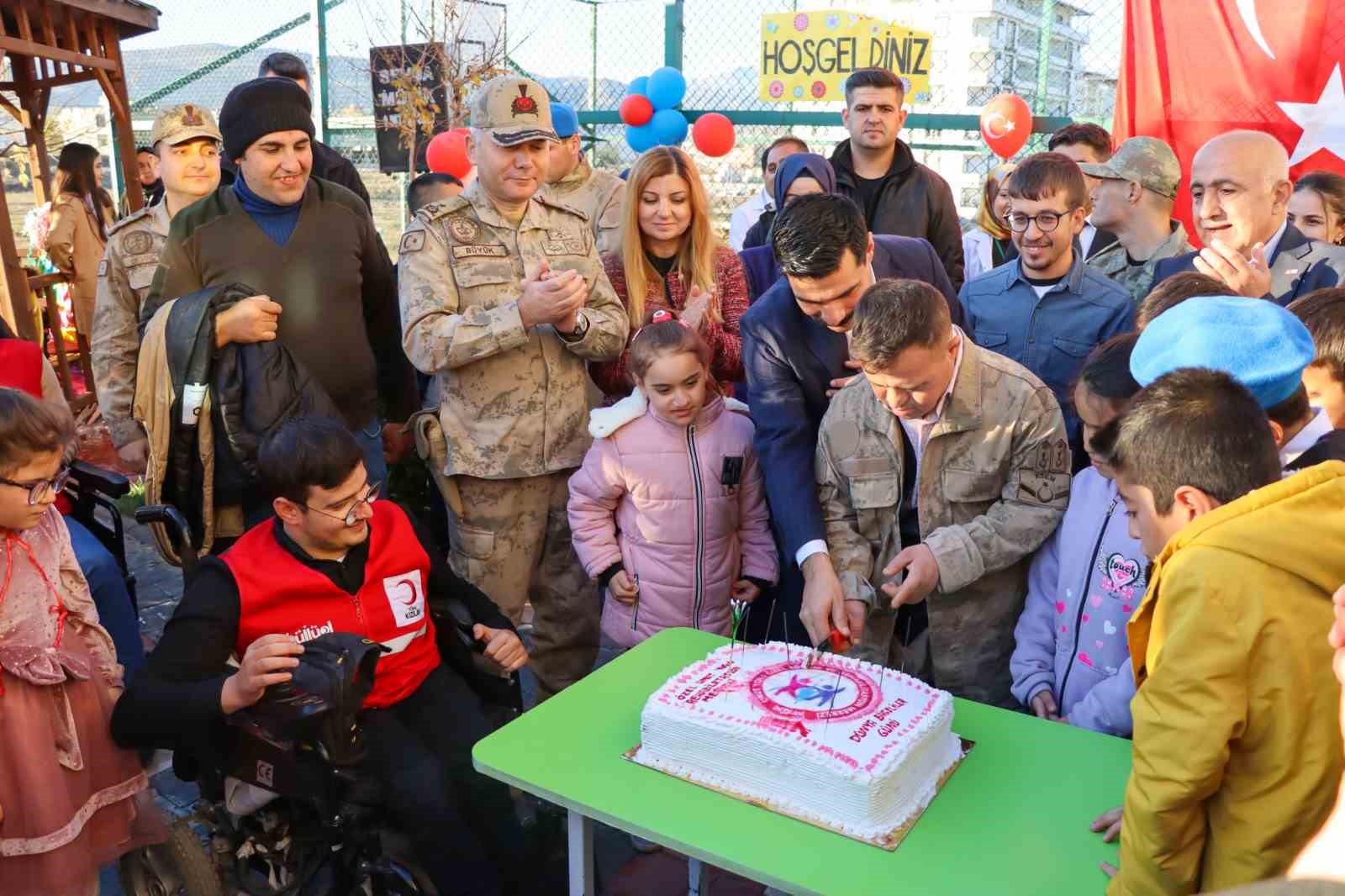 Siirt&rsquo;te Jandarmadan &ouml;zel gereksinimli bireylere etkinlik
