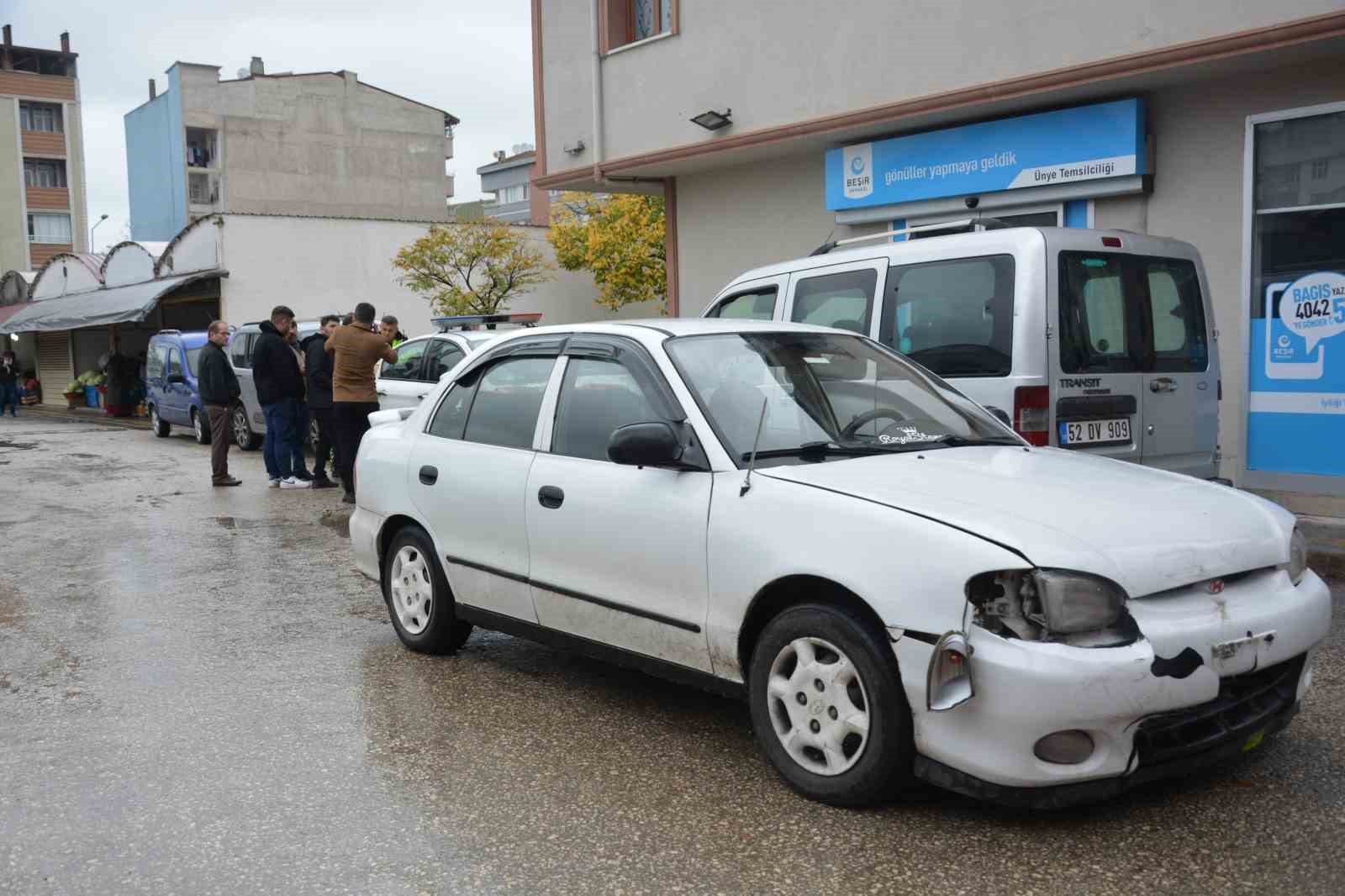 Ordu&rsquo;da ehliyetsiz s&uuml;r&uuml;c&uuml; polis ekiplerinin kovalaması sonucu yakalandı
