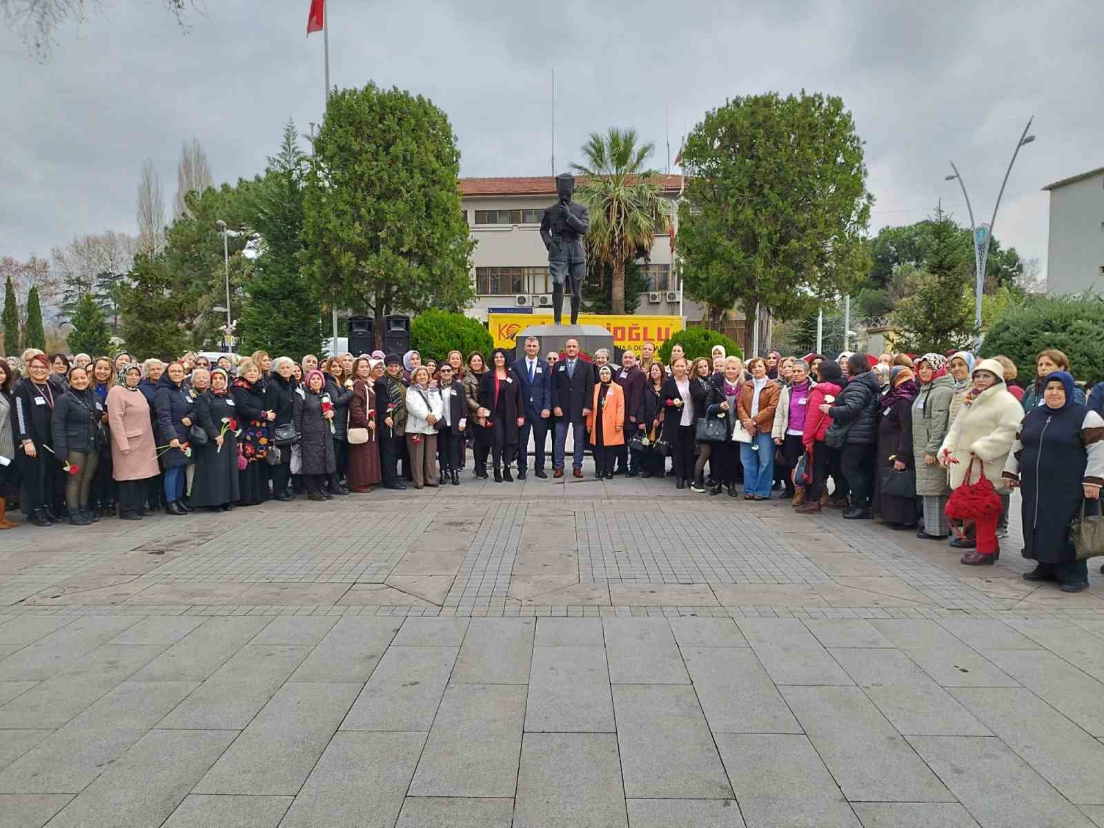 Gölcük’te kadınların seçme ve seçilme hakkı kutlandı