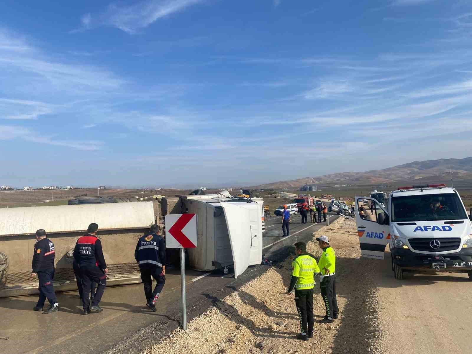 Siirt’te araçları ile arka arkaya giden kardeşleri ölüm ayırdı