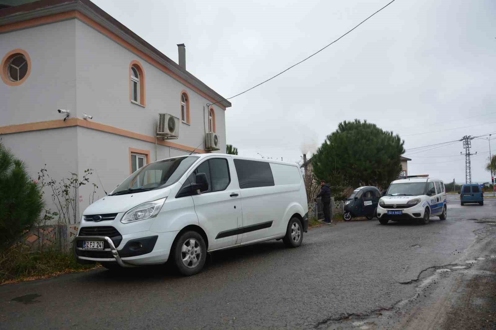 Ordu&rsquo;da camiden hırsızlık: &Ouml;nce sadaka kasasındaki paralar, sonra caminin g&uuml;venlik kamerası kayıt cihazı &ccedil;alındı
