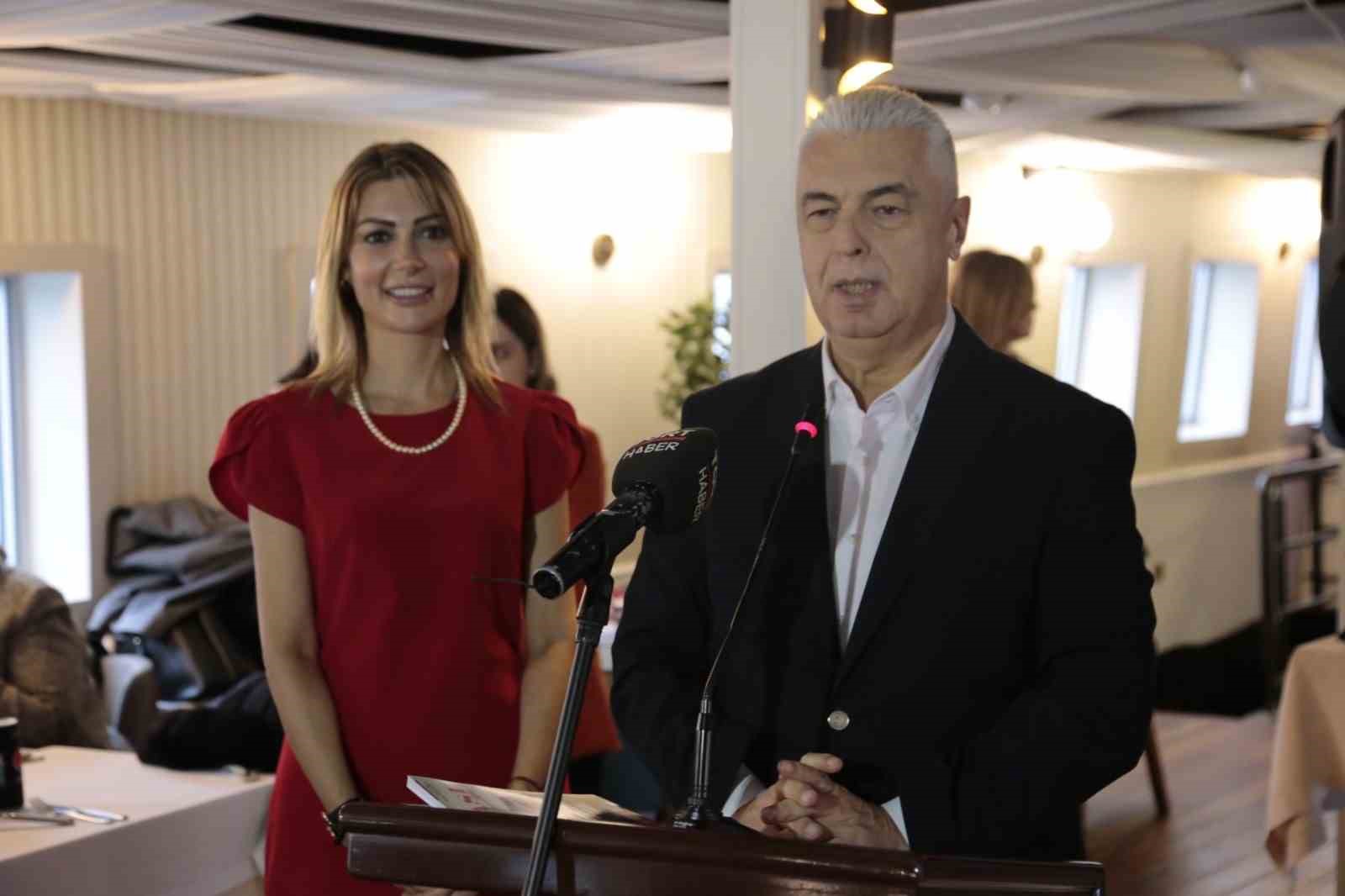 Patronlar ekonomiyi T&uuml;rkiye&rsquo;de İş D&uuml;nyası&rsquo;ndan takip ediyor
