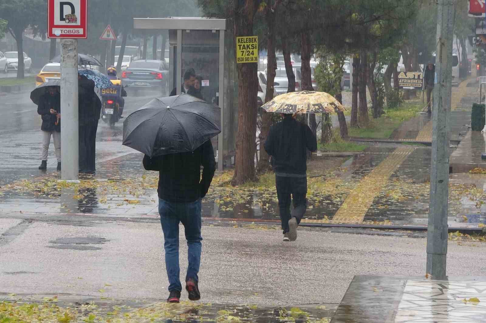 Meteoroloji dün uyardı: Diyarbakır’da sağanak etkili olmaya başladı