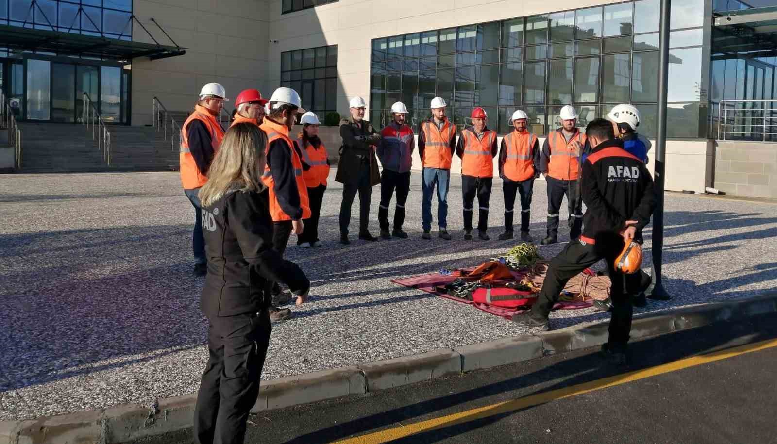K&uuml;tahya 30 Ağustos OSB ekibine &ldquo;Hafif Arama Kurtarma&rdquo; eğitimi verildi
