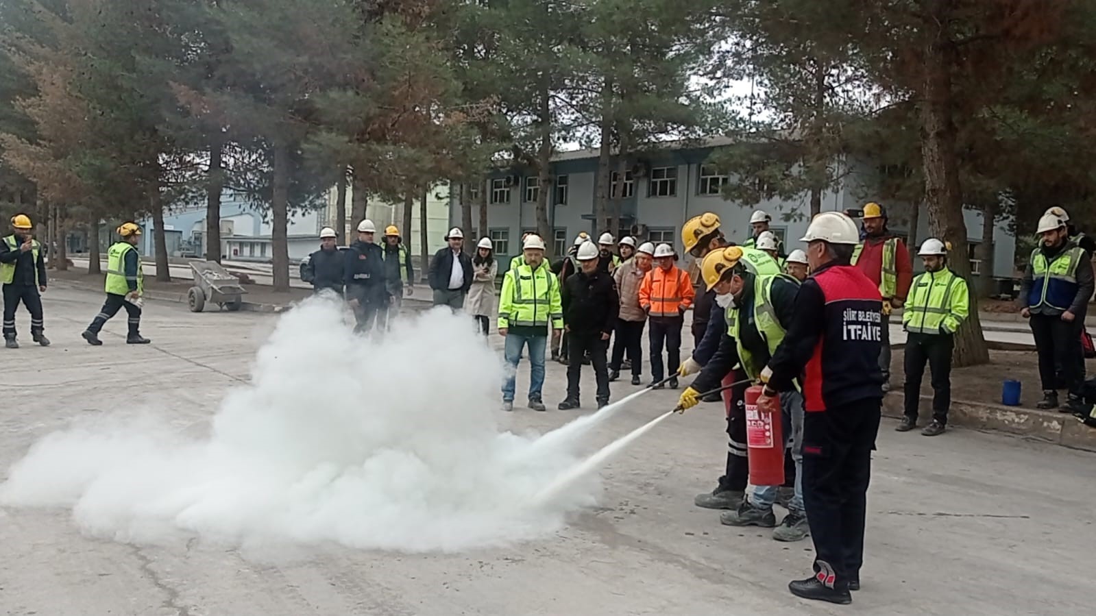 Siirt’te çimento fabrikasında acil durum tatbikatı