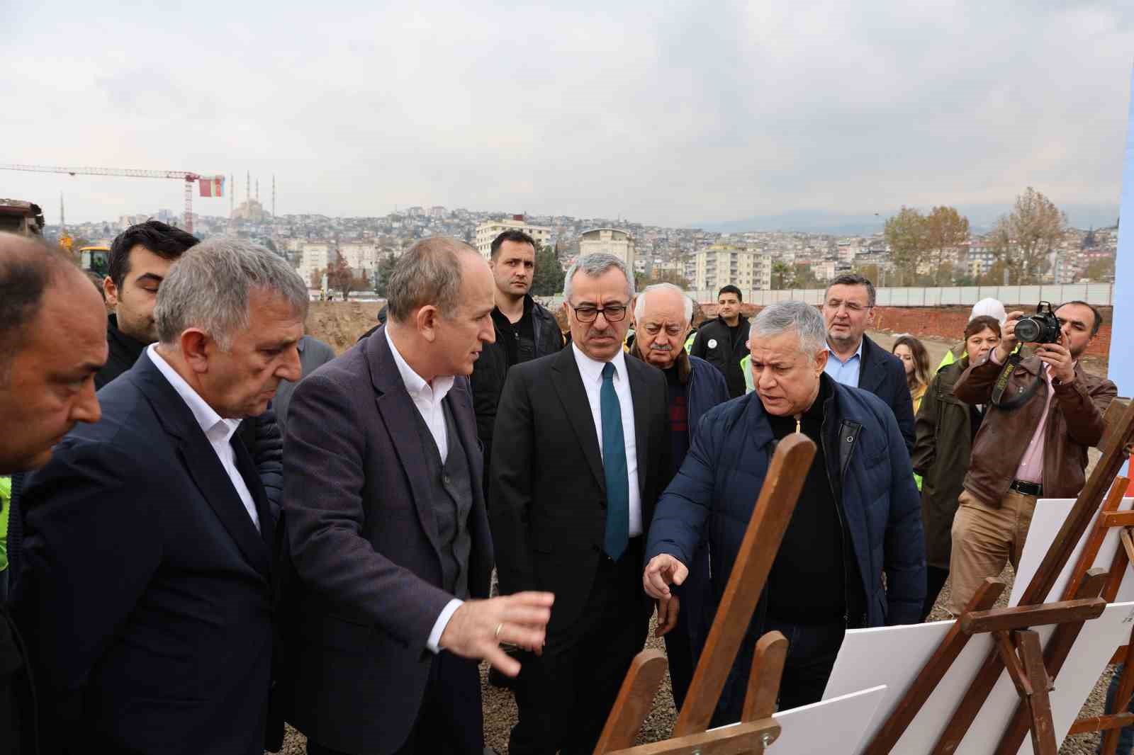 TOKİ Başkanı ve Azeri yetkili &rsquo;Azerbaycan Mahallesi&rsquo; inşaat alanında incelemede bulundu
