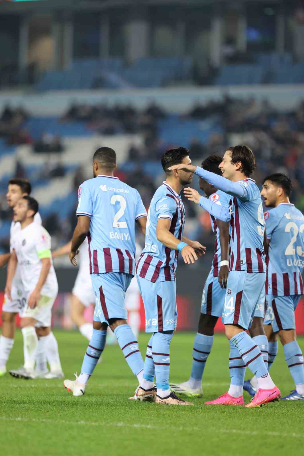 Ziraat T&uuml;rkiye Kupası: Trabzonspor: 3 - &Ccedil;orum FK: 1
