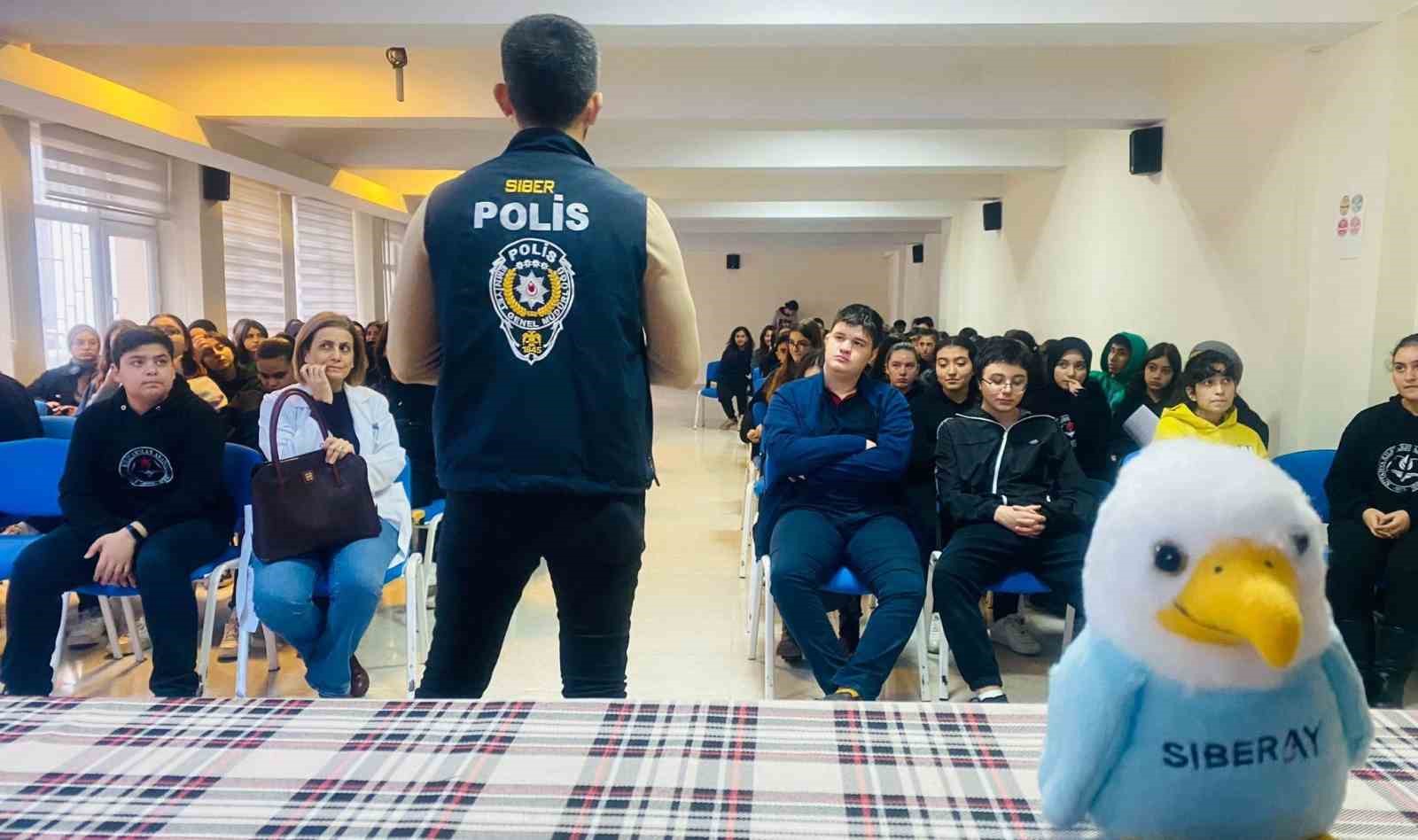 Kütahya’da lise öğrencilerine siber güvenlik, teknoloji bağımlılığı ve yasa dışı bahis anlatıldı