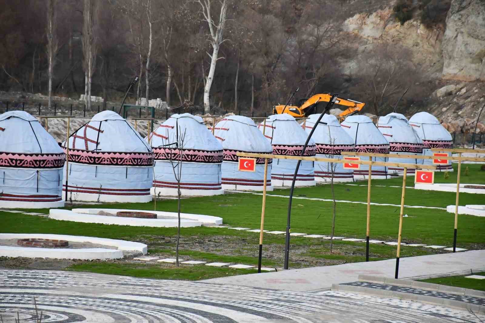 Belediye Başkanı Doğan, Atayurt Obasındaki &ccedil;alışmaları yerinde inceledi
