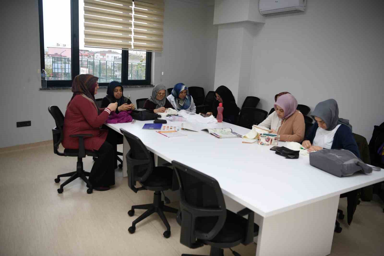 Hem yetişkinlerin hem miniklerin g&ouml;zde mekanı: "Şekerpınar Bilgi Evi"
