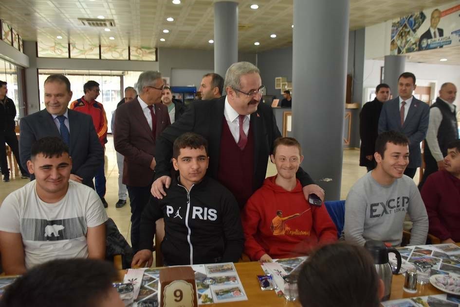 Salihli’de özel sporcular kahvaltıda ağırlandı