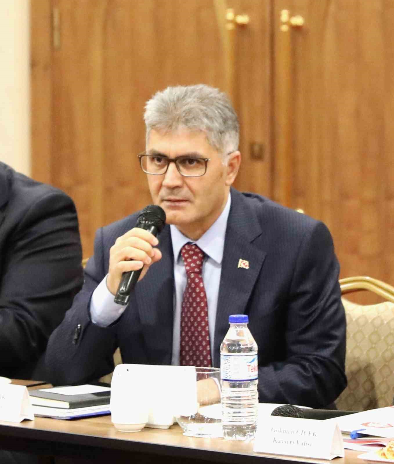 Vali Çelik: 