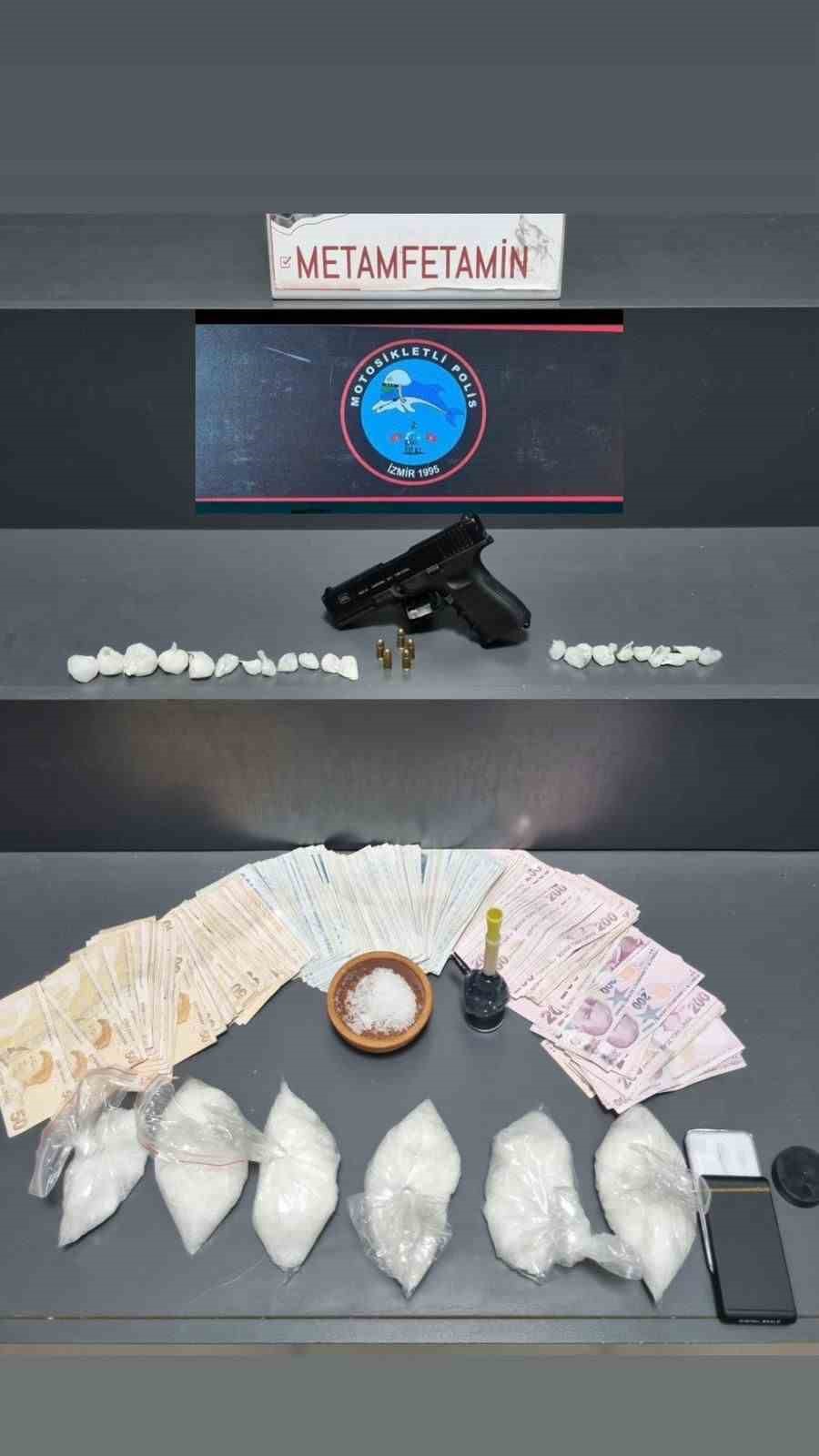 İzmir’de ’Yunus’ polislerinin şüphelendiği araçtan yüklü miktarda uyuşturucu çıktı