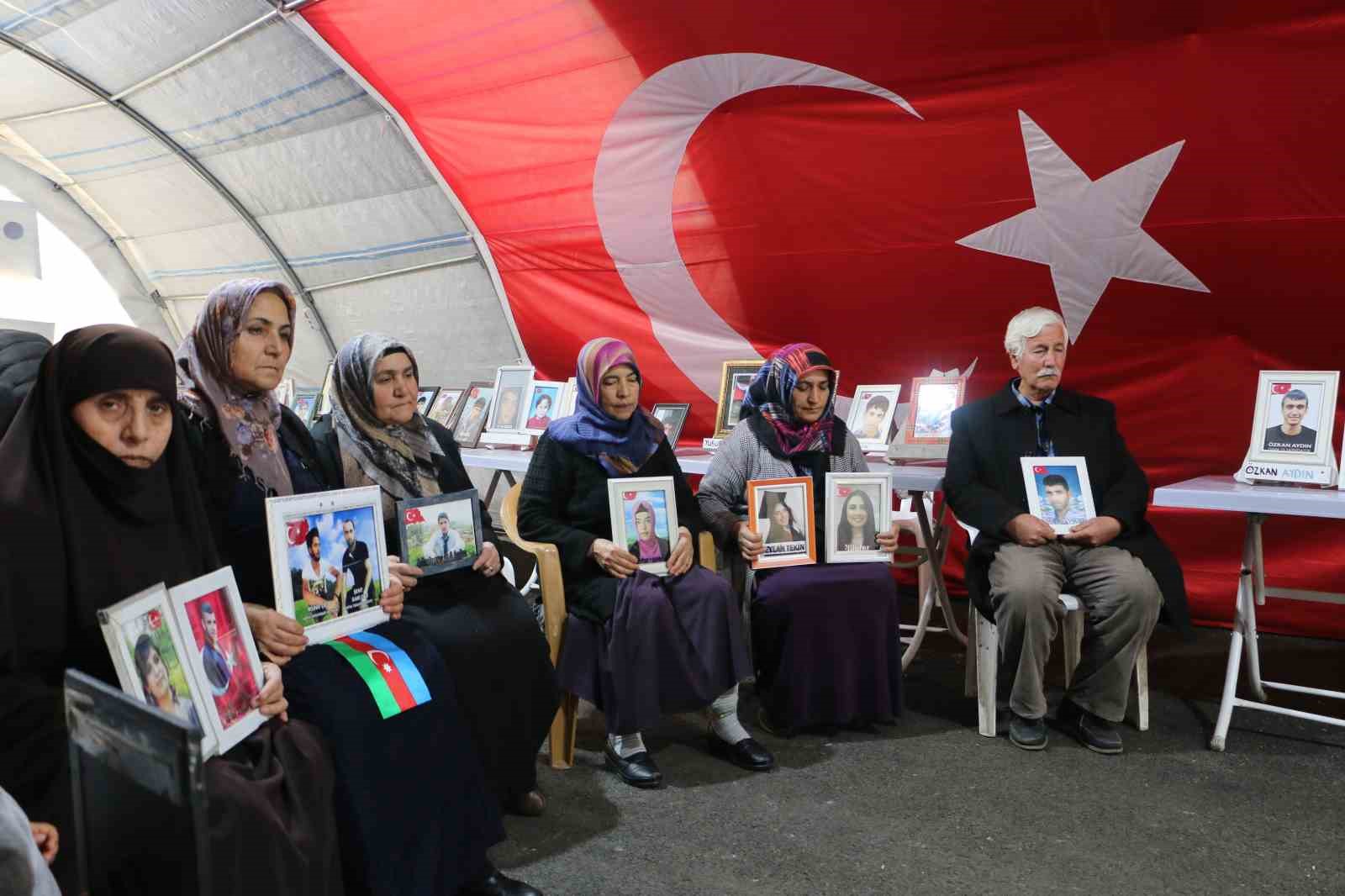 Diyarbakır anneleri bin 557 g&uuml;nd&uuml;r n&ouml;bette
