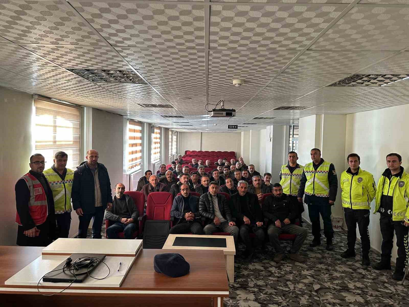 Bing&ouml;l&rsquo;de servis s&uuml;r&uuml;c&uuml;lerine eğitim verildi
