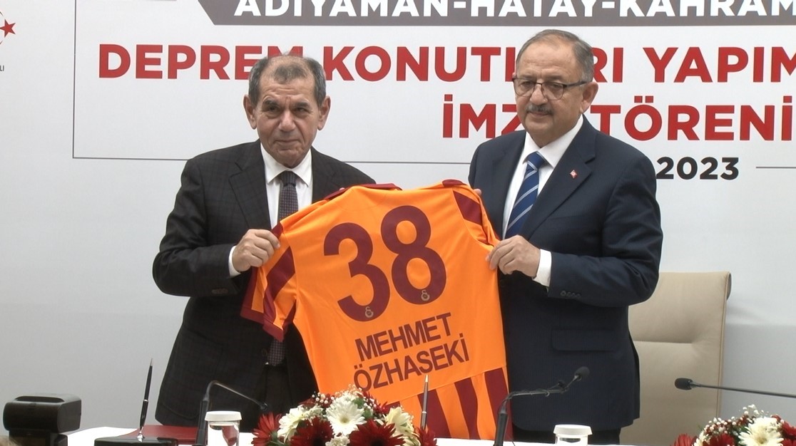 Galatasaray deprem bölgesinde 300 konut yapımı için bağışta bulundu