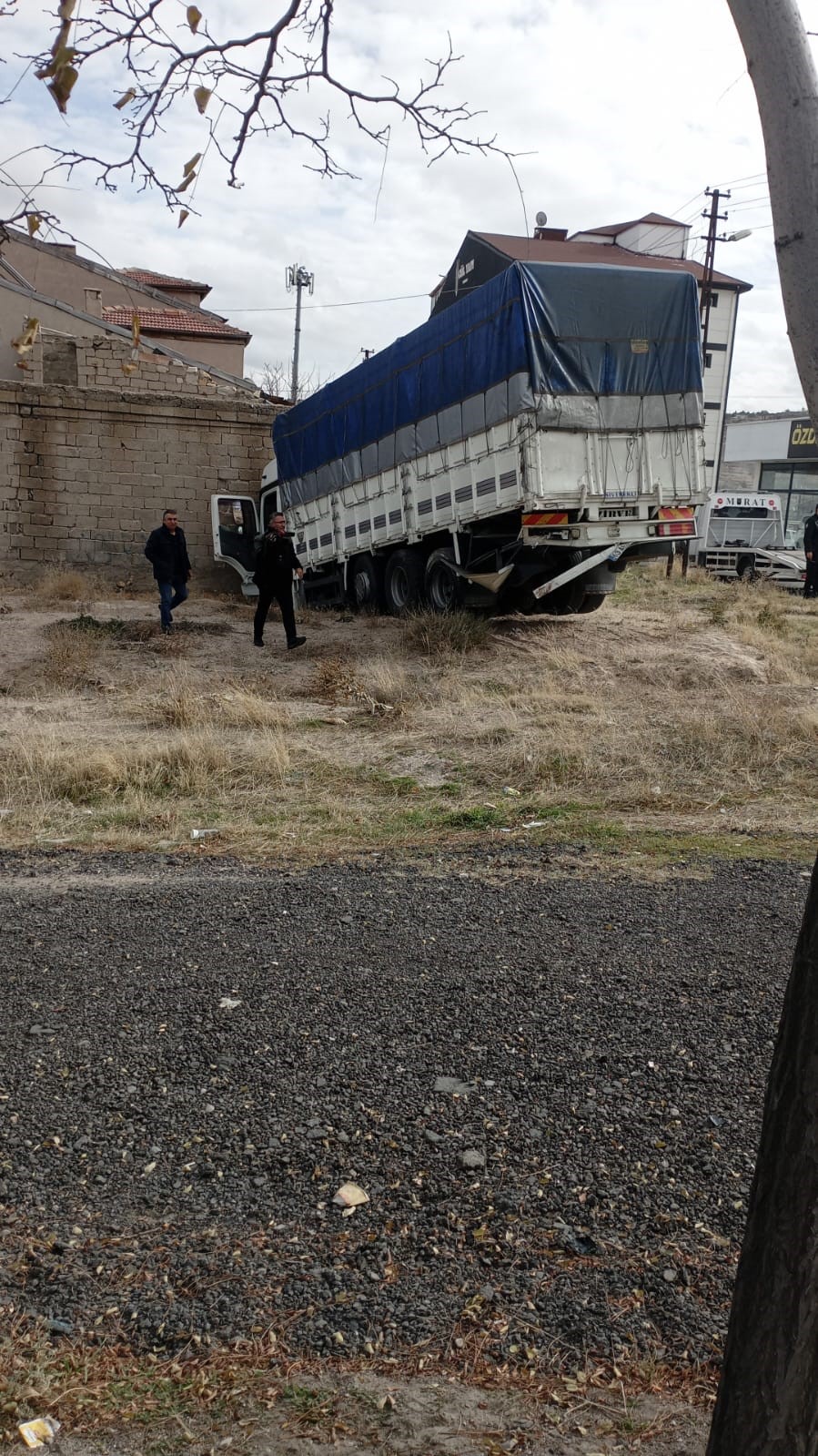 Zincirleme kazada yaralanan s&uuml;r&uuml;c&uuml;: "Arabanın &uuml;st&uuml;mden u&ccedil;tuğunu g&ouml;rd&uuml;m&rdquo;
