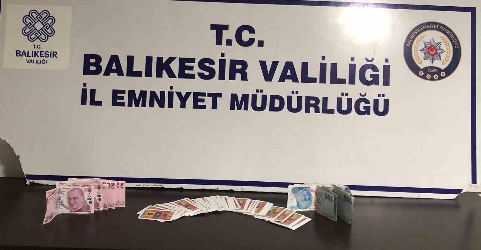 Edremit’te yazlıkta hırsızlık ihbarına giden polis, mültecileri yakaladı