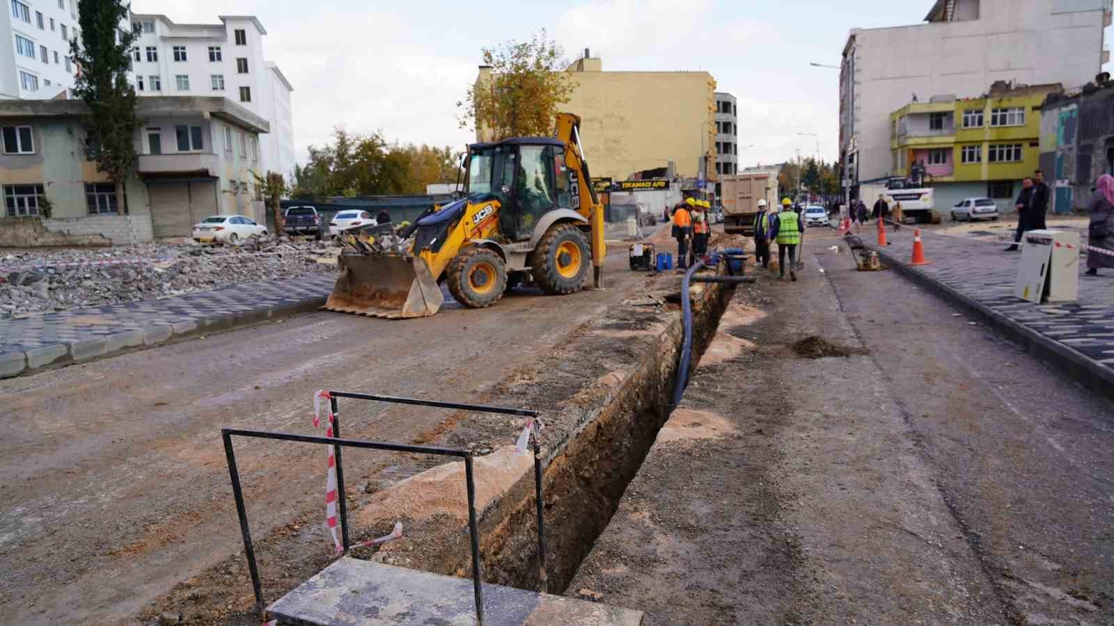 Adıyaman’ın şehrin içme suyu şebeke hattı yenileniyor