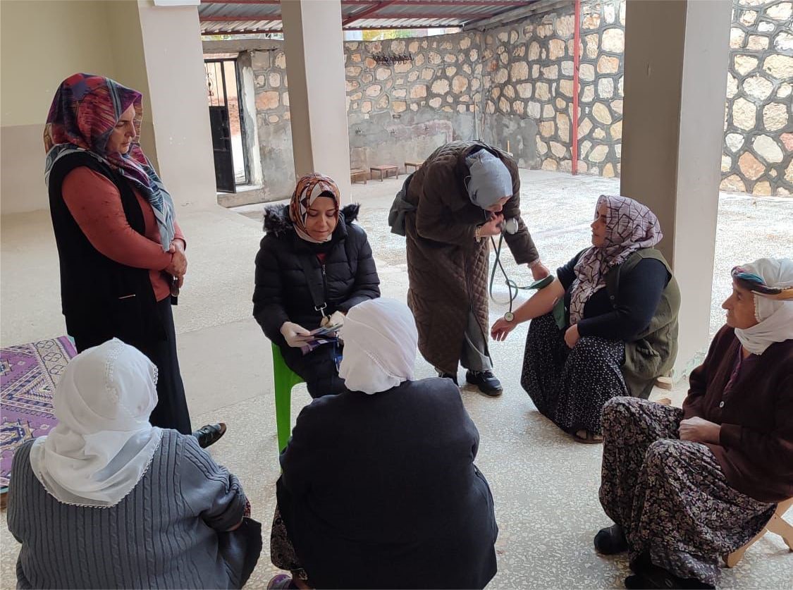 Mobilize ekiplerle sağlık hizmetleri vatandaşın ayağına gidiyor

