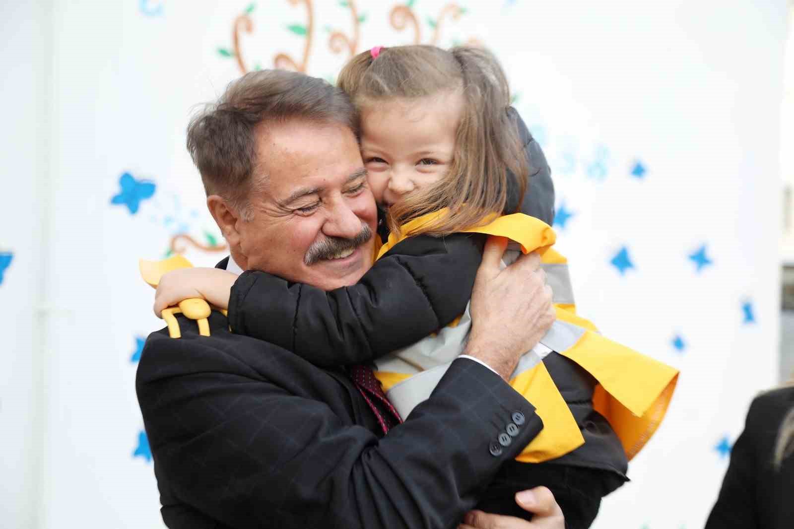 Deveci: 'Eğitime yapılan her yatırım çocuklarımıza, ülkemize ve geleceğimize yatırım