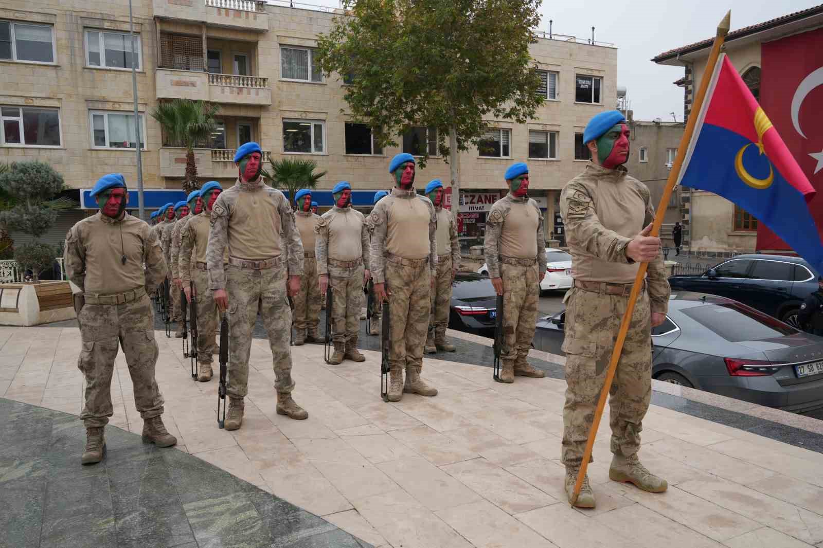 Komandoların gösterisi büyük beğeni topladı