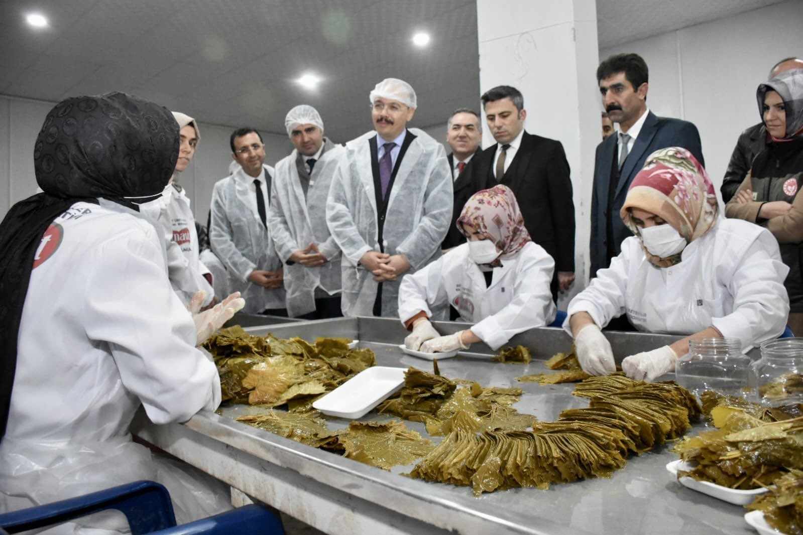 Siirt’te 7 kadının bir araya gelerek açtığı tesis üretimlerine devam ediyor