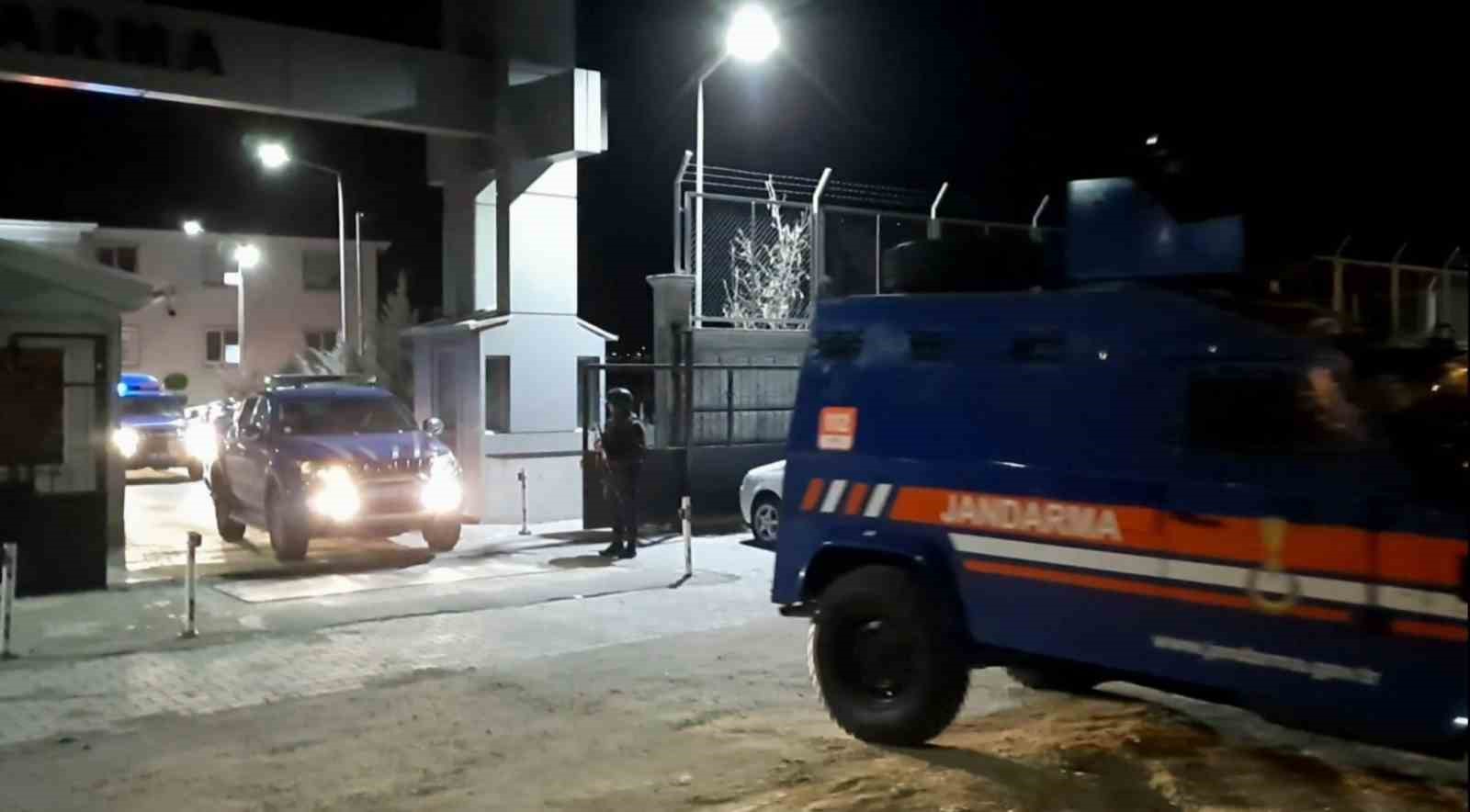 Evin banyosundan cephanelik &ccedil;ıktı
