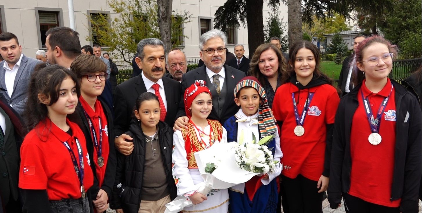 Milli Eğitim Bakan Yardımcısı Yelkenci: "Milli değerlerimiz hem bireysel anlamda hem de toplumsal anlamda bizi ayakta tutan değerlerdir"