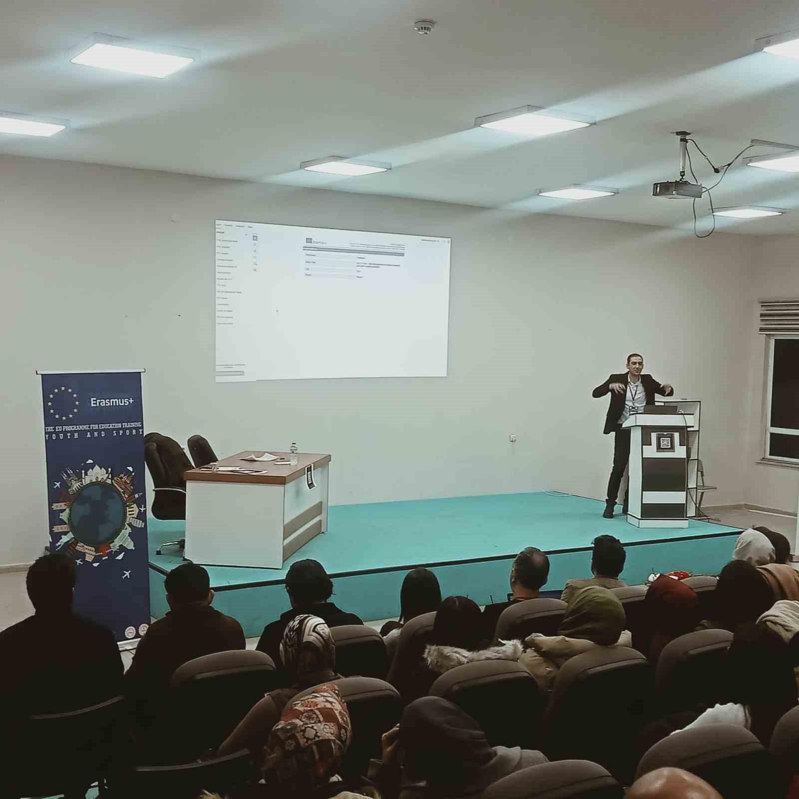 Ağrı&rsquo;da &ouml;ğretmenlere proje yazma eğitimi
