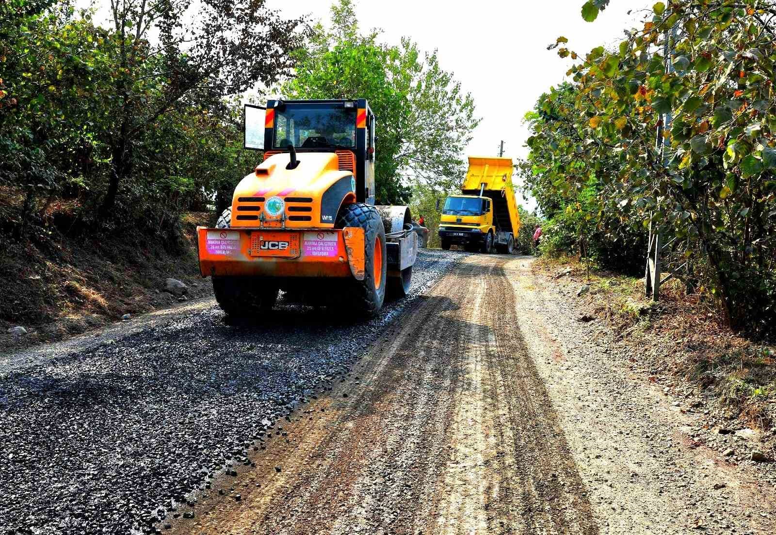 Ulubey’de 3 ayda 30 kilometre yol asfaltlandı