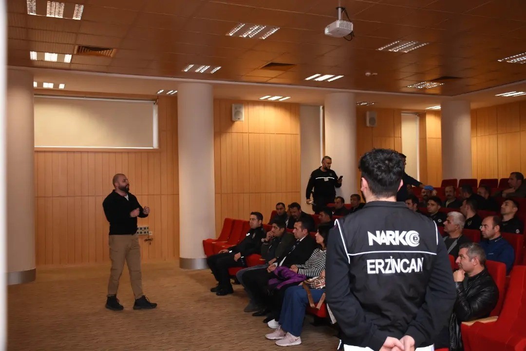 Havalimanı polislerine ve g&uuml;venlik g&ouml;revlilerine eğitim
