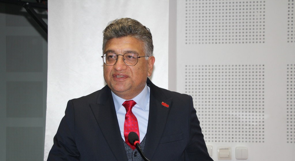 Rektör Süleyman Kızıltoprak: "Türkçe yaşayan diller arasında en önemli dildir"