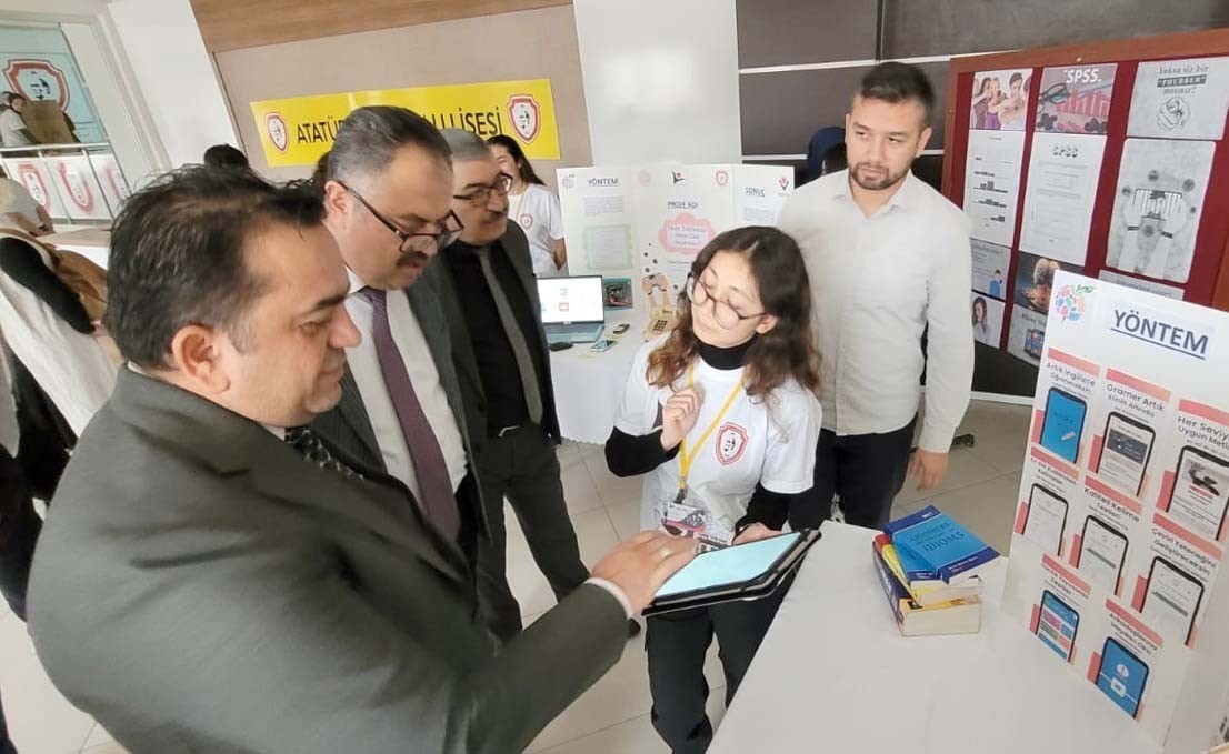 Bilim fuarı b&uuml;y&uuml;k ilgi g&ouml;rd&uuml;
