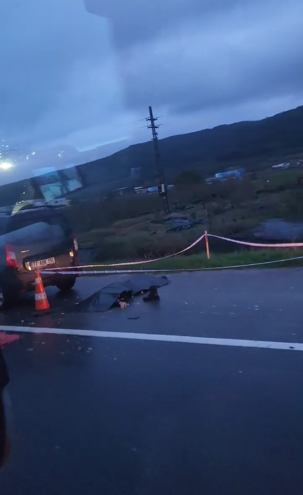 Yalova&rsquo;da hafif ticari aracın &ccedil;arptığı yaya &ouml;ld&uuml;
