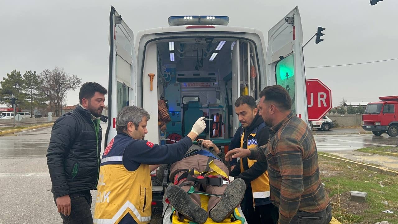 Takla atıp hurdaya d&ouml;nen otomobilden hafif sıyrıklarla kurtuldu
