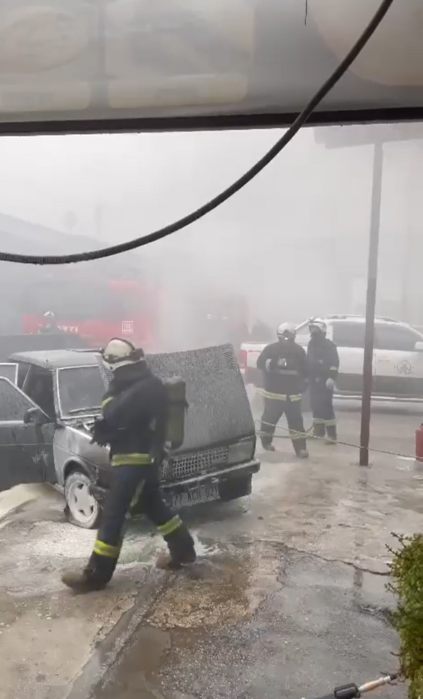 Yalova&rsquo;da otomobil yangını
