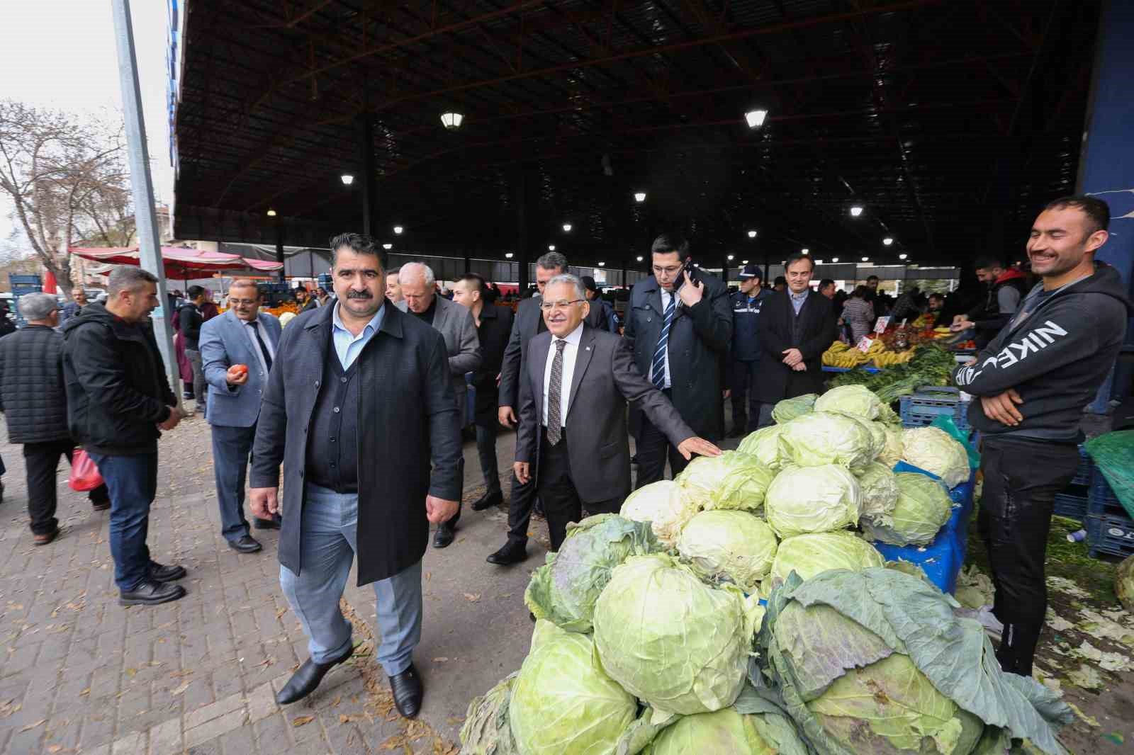 Başkan Büyükkılıç’tan ‘pazar yeri’ ziyareti