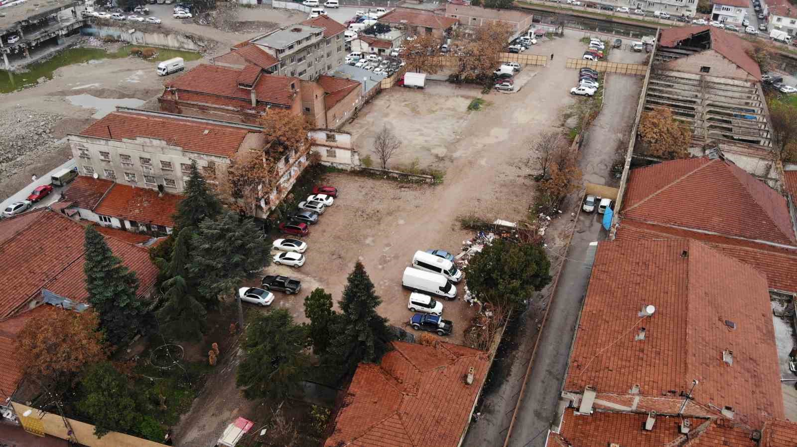 Yıllardır kullanılan sokağı &lsquo;benim&rsquo; diyerek kapattı
