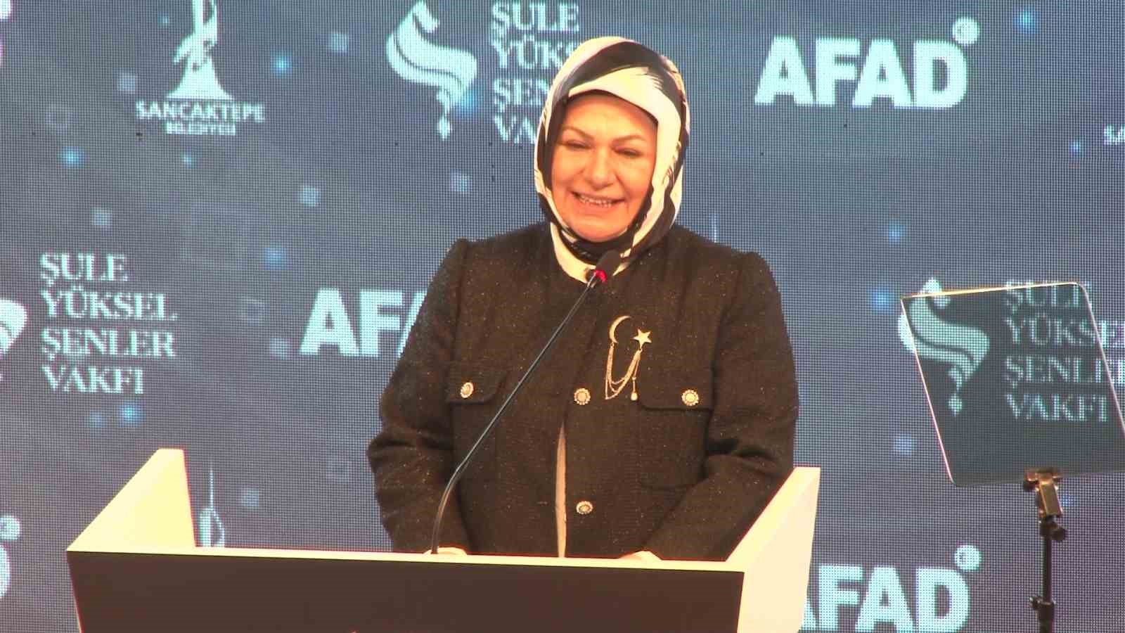 Emine Erdoğan: "İki aydır d&uuml;nyanın g&ouml;z&uuml; &ouml;n&uuml;nde vicdanlarımızı parampar&ccedil;a eden bir kıyım yaşanıyor&rdquo;
