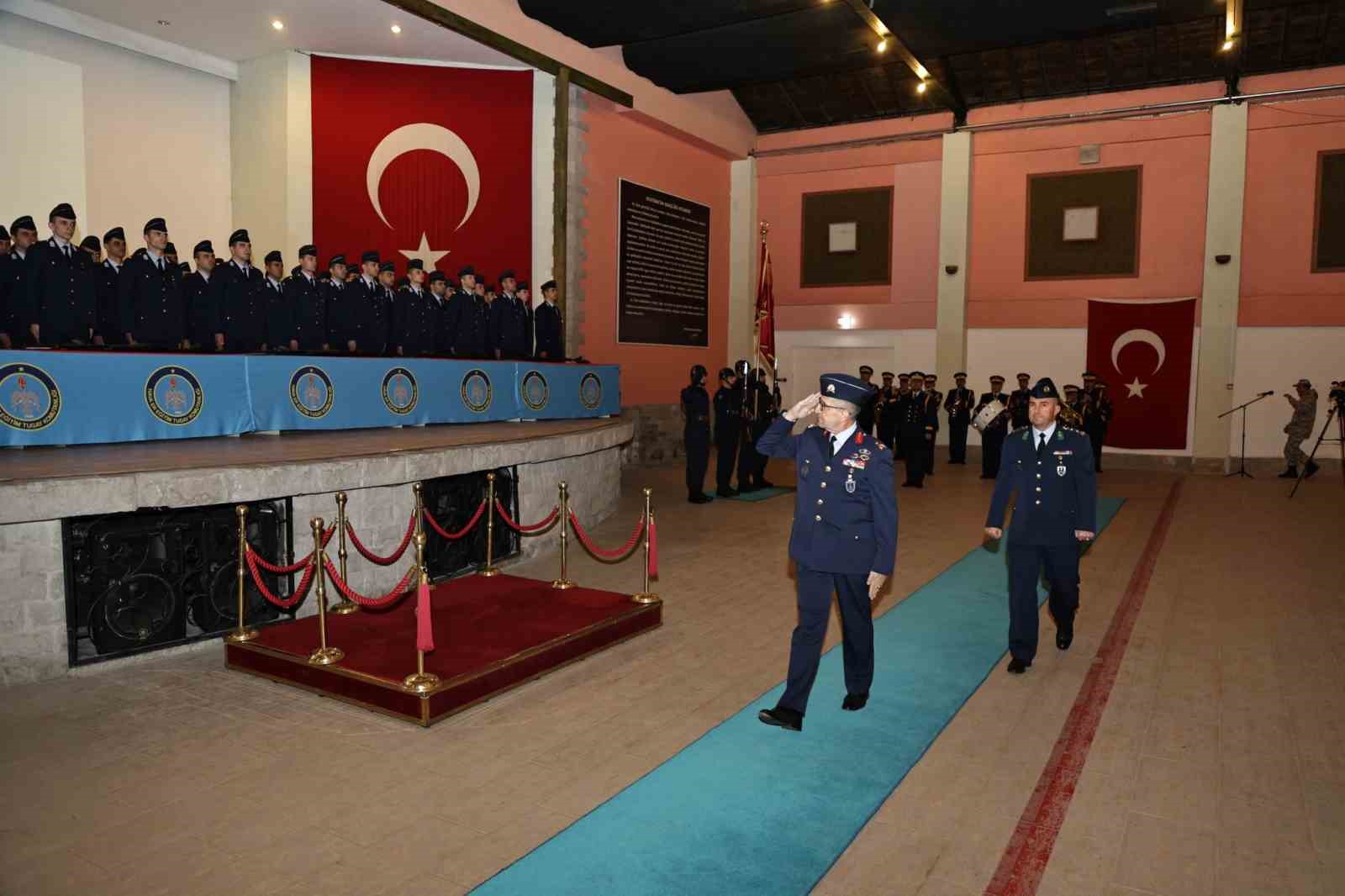 Kütahya Belediye Başkan Vekili Damcı yedek subayların yemin törenine katıldı