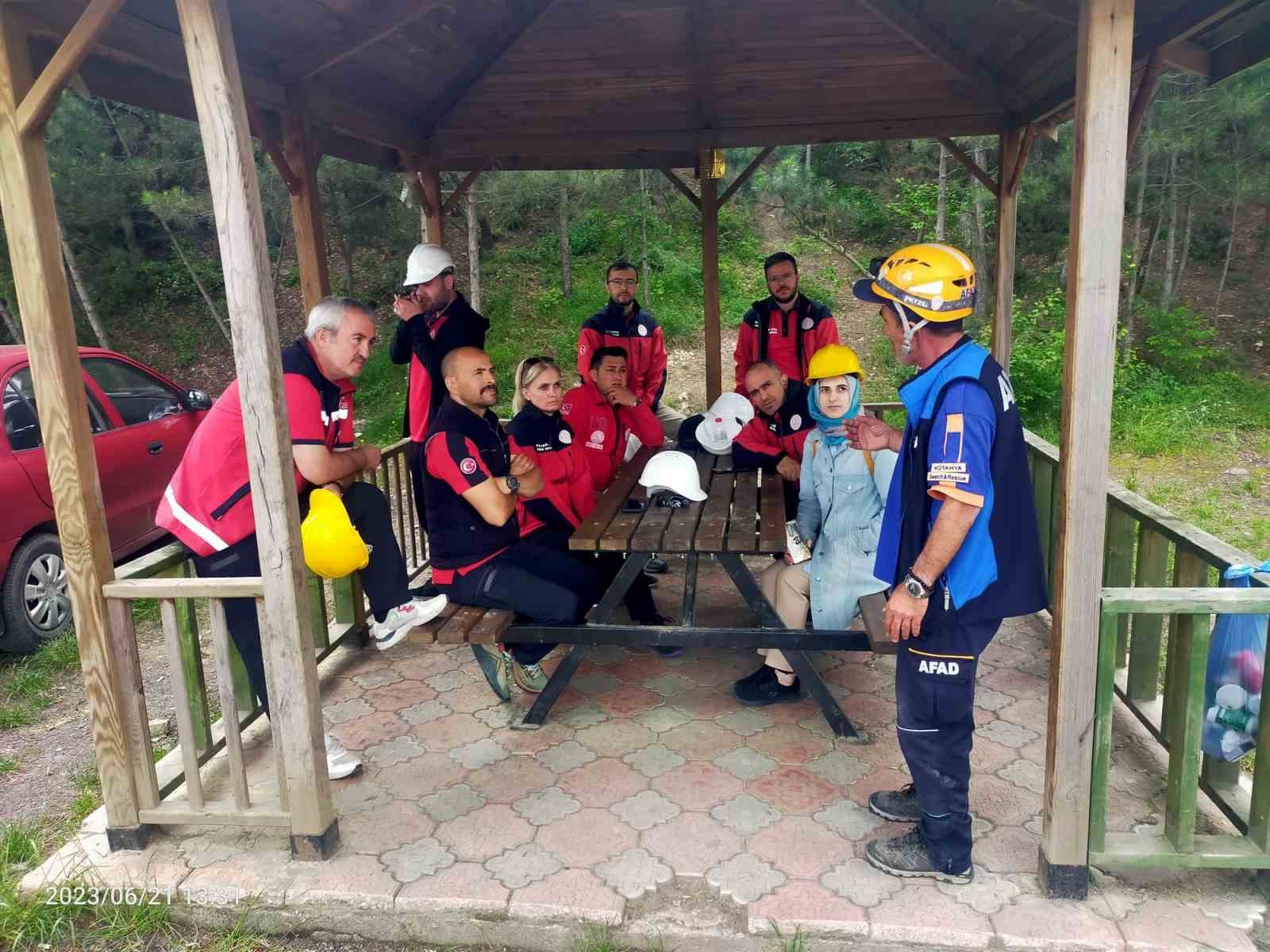 AFAD&rsquo;tan K&uuml;tahya MEB Arama Kurtarma Birimi&rsquo;ne Akreditasyon Eğitimi
