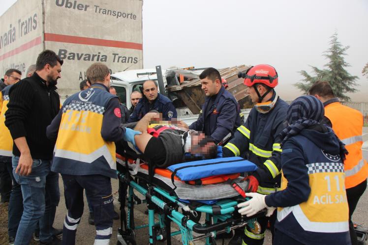 Amasya’da yoğun sis zincirleme kazalara yol açtı: 5 yaralı
