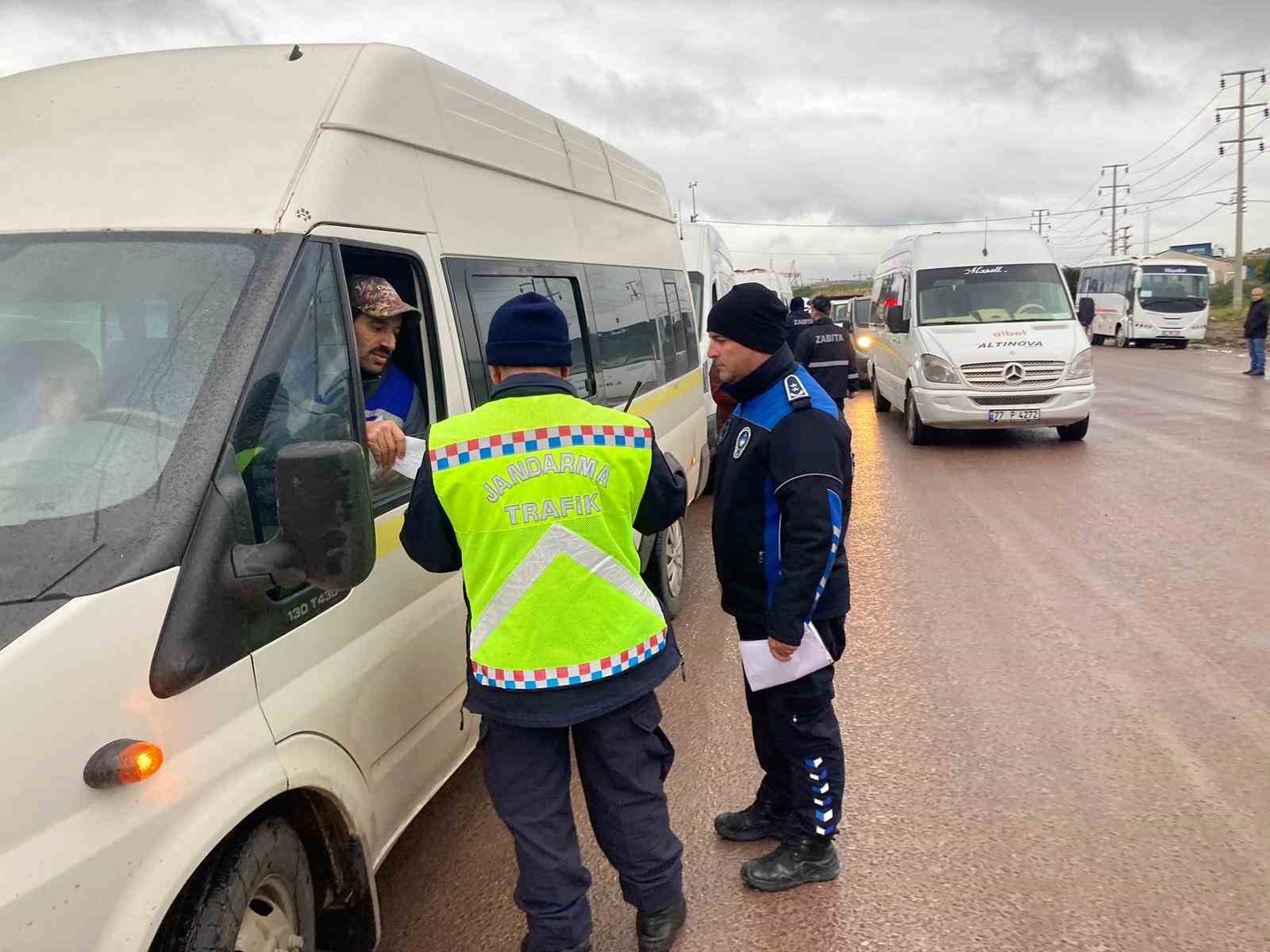 Personel servisi ara&ccedil;larında yaş g&uuml;ncellemesi
